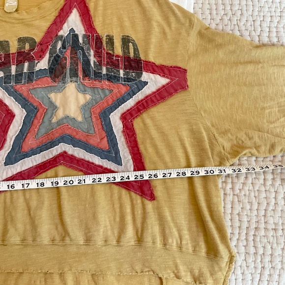 Magnolia Pearl Star Appliqué Hi Lo Francis Sweatshirt - Picture 7 of 7